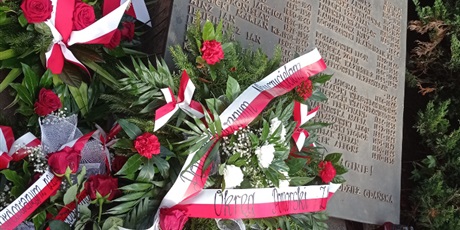 Powiększ grafikę: pod Płytą Pomordowanych Nauczycieli w Gdańsku przy ulicy Wałowej 21