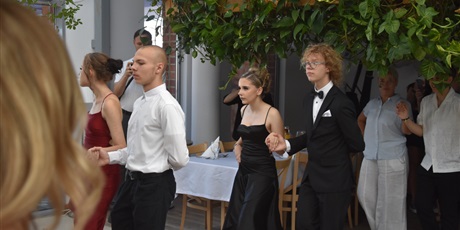 Powiększ grafikę: co-to-byl-za-bal-705055.jpg