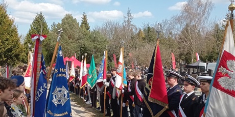 Powiększ grafikę: dzien-pamieci-ofiar-zbrodni-katynskiej-oraz-86-rocznicy-ii-masowej-zsylki-polakow-na-sybir-687240.jpg