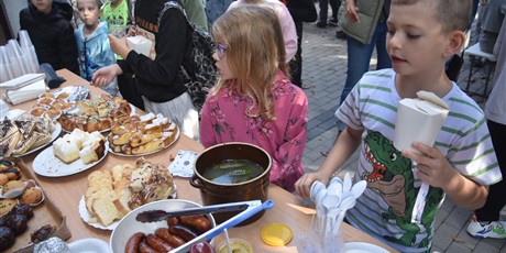 Powiększ grafikę: dzien-ziemniaka-koniec-lata-643910.jpg
