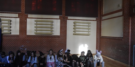 Powiększ grafikę: hallween-wigilia-wszystkich-swietych-652200.jpg