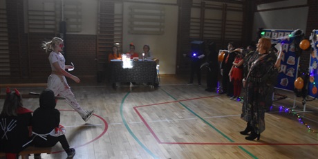 Powiększ grafikę: hallween-wigilia-wszystkich-swietych-652203.jpg