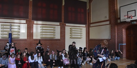 Powiększ grafikę: hallween-wigilia-wszystkich-swietych-652210.jpg