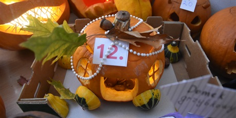 Powiększ grafikę: hallween-wigilia-wszystkich-swietych-652220.jpg