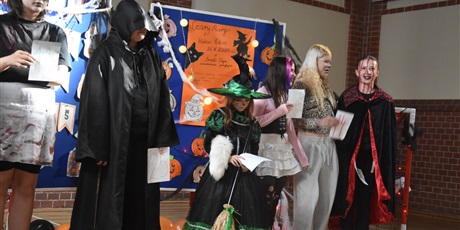 Powiększ grafikę: hallween-wigilia-wszystkich-swietych-652230.jpg