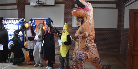 Powiększ grafikę: hallween-wigilia-wszystkich-swietych-652231.jpg