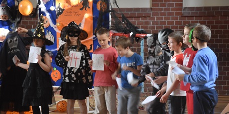 Powiększ grafikę: hallween-wigilia-wszystkich-swietych-652235.jpg