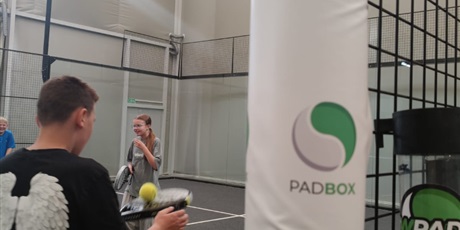 Powiększ grafikę: klasa-va-poznaje-padel-628953.jpg