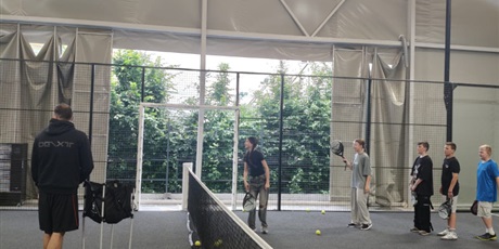 Powiększ grafikę: klasa-va-poznaje-padel-628960.jpg