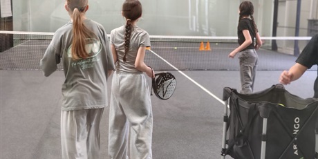 Powiększ grafikę: klasa-va-poznaje-padel-628968.jpg