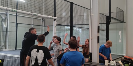 Powiększ grafikę: klasa-va-poznaje-padel-628977.jpg