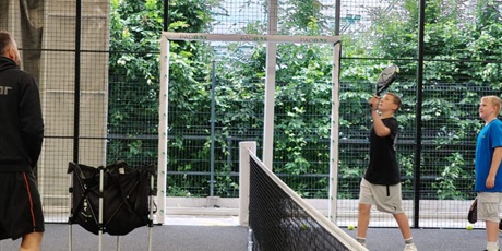 Powiększ grafikę: klasa-va-poznaje-padel-628981.jpg