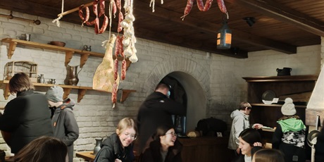 Powiększ grafikę: klasy-6a-i-6b-w-muzeum-morskim-677445.jpg