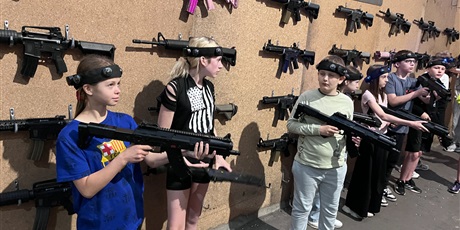 Powiększ grafikę: lasery-lasery-lasery-704401.jpg