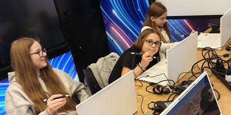 Powiększ grafikę: mobilne-laboratorium-mlodych-odkrywcow-646560.jpg