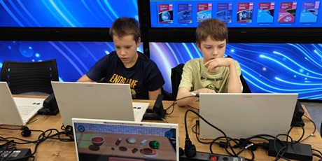 Powiększ grafikę: mobilne-laboratorium-mlodych-odkrywcow-646564.jpg