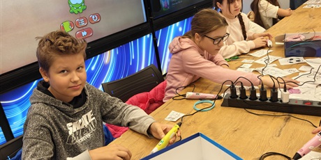 Powiększ grafikę: mobilne-laboratorium-mlodych-odkrywcow-646581.jpg