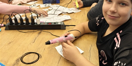 Powiększ grafikę: mobilne-laboratorium-mlodych-odkrywcow-646598.jpg