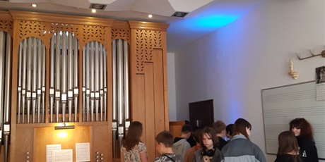 Powiększ grafikę: organy-to-potezny-instrument-622493.jpg