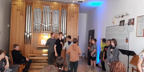 Powiększ grafikę: organy-to-potezny-instrument-622496.jpg