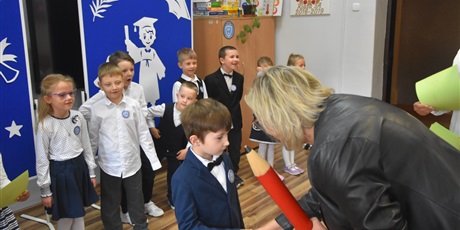 Powiększ grafikę: pasowanie-na-ucznia-649100.jpg