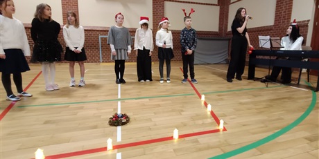 Powiększ grafikę: spotkanie-z-koleda-670249.jpg