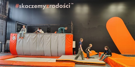 Powiększ grafikę: to-byla-wyskokowa-lekcja-wf-688451.jpg