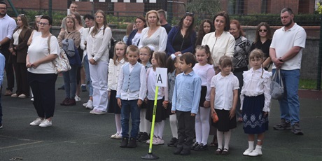 Powiększ grafikę: uroczyste-rozpoczecie-roku-szkolnego-2026-2027-709290.jpg