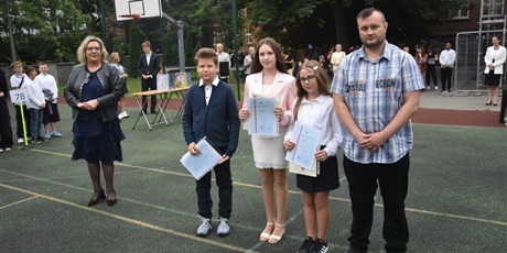 Powiększ grafikę: w-koncu-wakacje-630494.jpg