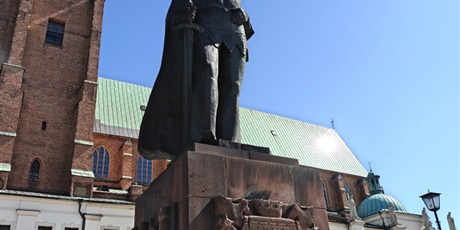 Powiększ grafikę: wycieczka-do-gniezna-i-poznania-697023.jpg
