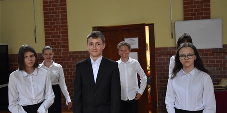 Powiększ grafikę: zakonczenie-roku-szkolnego-2020-2021-282517.jpg