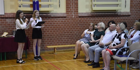 Powiększ grafikę: zakonczenie-roku-szkolnego-2020-2021-282529.jpg