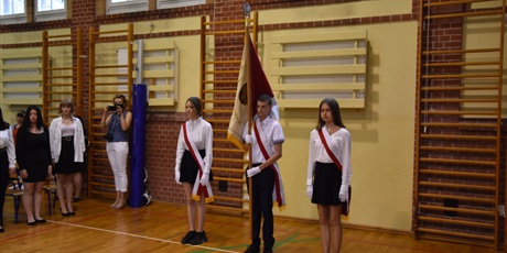 Powiększ grafikę: zakonczenie-roku-szkolnego-2020-2021-282532.jpg