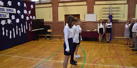 Powiększ grafikę: zakonczenie-roku-szkolnego-2020-2021-282538.jpg