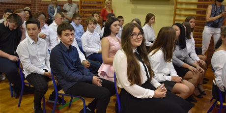 Powiększ grafikę: zakonczenie-roku-szkolnego-2020-2021-282540.jpg