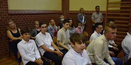 Powiększ grafikę: zakonczenie-roku-szkolnego-2020-2021-282544.jpg