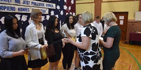 Powiększ grafikę: zakonczenie-roku-szkolnego-2020-2021-282555.jpg