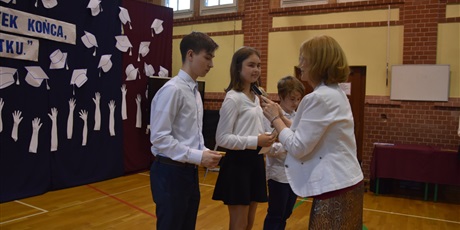 Powiększ grafikę: zakonczenie-roku-szkolnego-2020-2021-282557.jpg