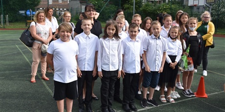 Powiększ grafikę: zakonczenie-roku-szkolnego-2020-2021-285305.jpg