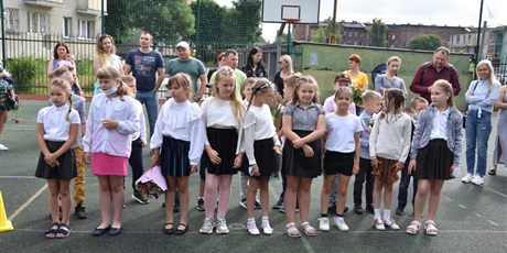 Powiększ grafikę: zakonczenie-roku-szkolnego-2020-2021-285307.jpg