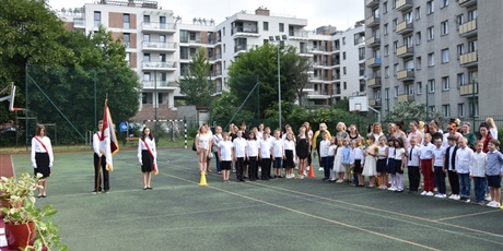 Powiększ grafikę: zakonczenie-roku-szkolnego-2020-2021-285311.jpg