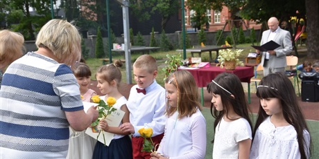 Powiększ grafikę: zakonczenie-roku-szkolnego-2020-2021-285313.jpg