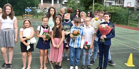 Powiększ grafikę: zakonczenie-roku-szkolnego-2020-2021-285322.jpg