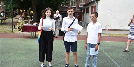 Powiększ grafikę: zakonczenie-roku-szkolnego-2020-2021-285344.jpg