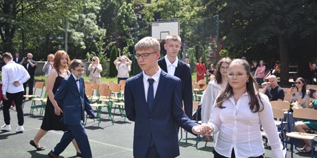 Powiększ grafikę: zakonczenie-roku-szkolnego-2024-25-w-klasach-viii-629645.jpg