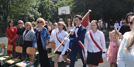 Powiększ grafikę: zakonczenie-roku-szkolnego-2024-25-w-klasach-viii-629696.jpg