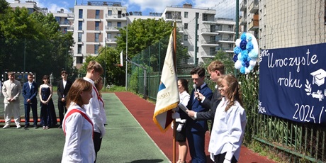 Powiększ grafikę: zakonczenie-roku-szkolnego-2024-25-w-klasach-viii-629702.jpg