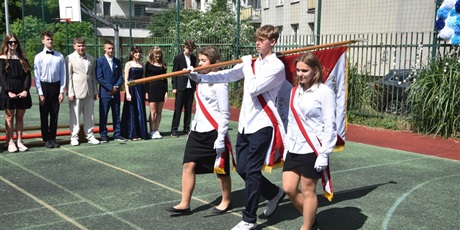 Powiększ grafikę: zakonczenie-roku-szkolnego-2024-25-w-klasach-viii-629708.jpg