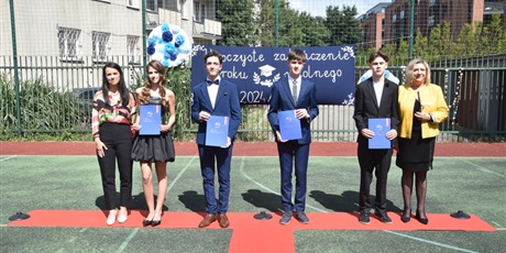 Powiększ grafikę: zakonczenie-roku-szkolnego-2024-25-w-klasach-viii-629713.jpg