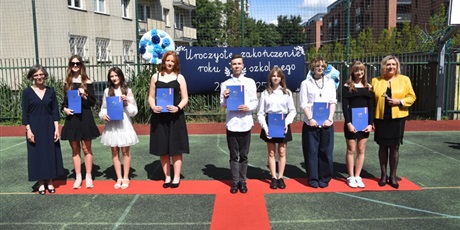 Powiększ grafikę: zakonczenie-roku-szkolnego-2024-25-w-klasach-viii-629719.jpg
